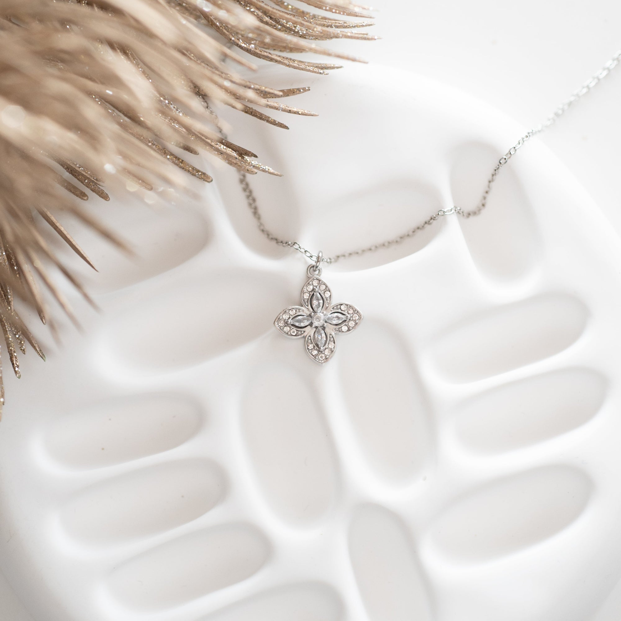 COLLIER LIRA