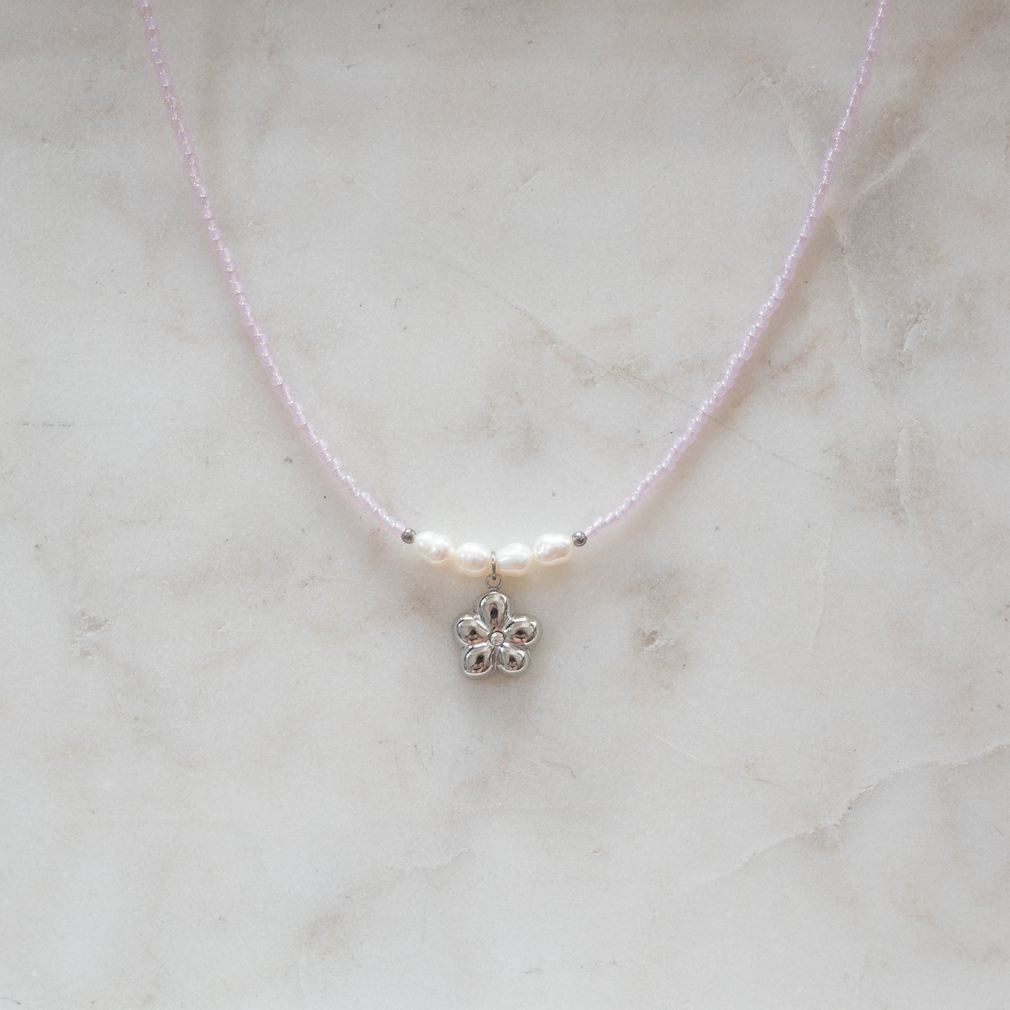 COLLIER FLORA
