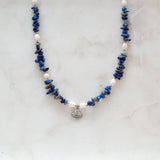 COLLIER AVA