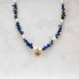 COLLIER AVA