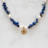 COLLIER AVA