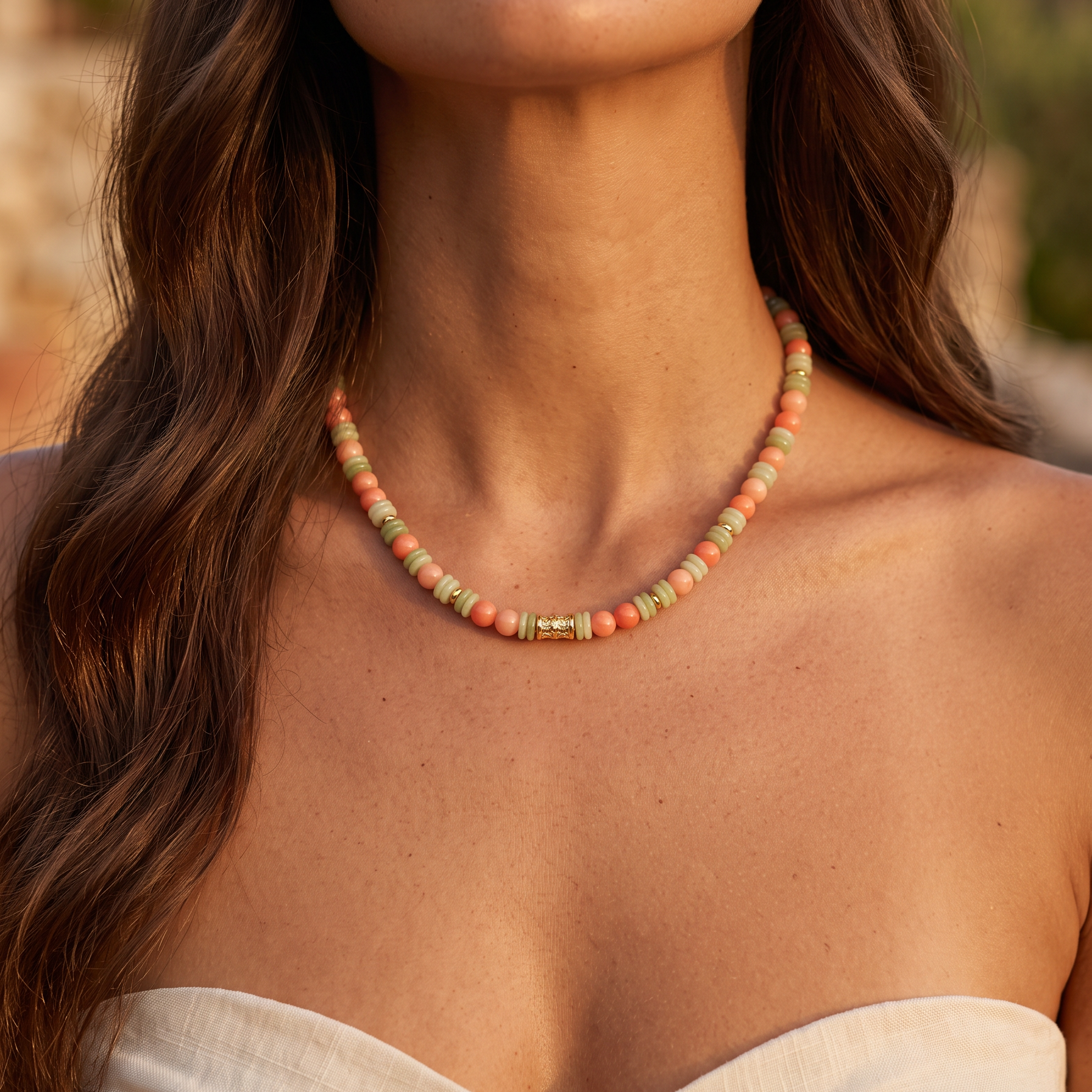 COLLIER MELONE